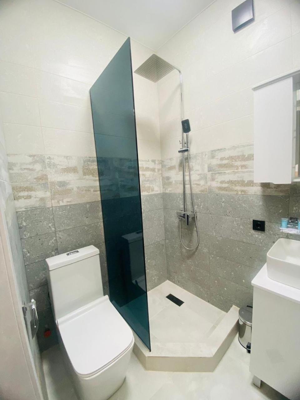 Hotel Garden Tbilisi Ngoại thất bức ảnh