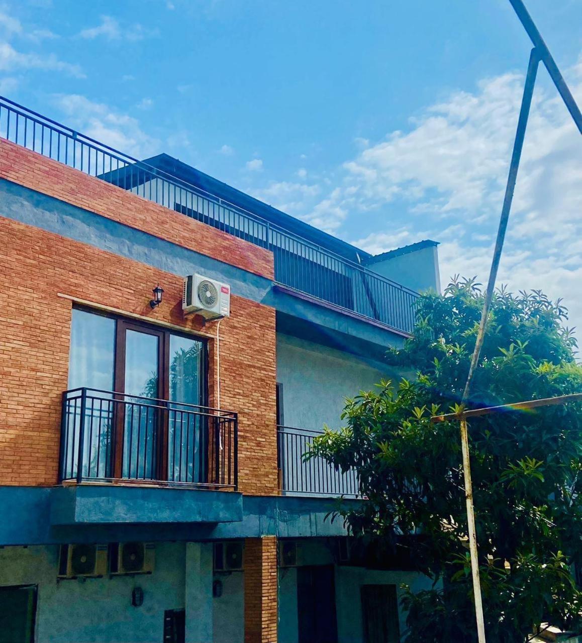 Hotel Garden Tbilisi Ngoại thất bức ảnh
