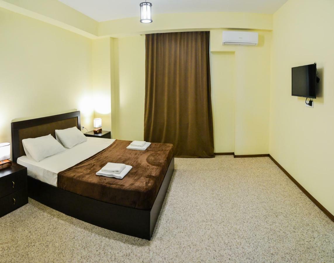 Hotel Garden Tbilisi Ngoại thất bức ảnh