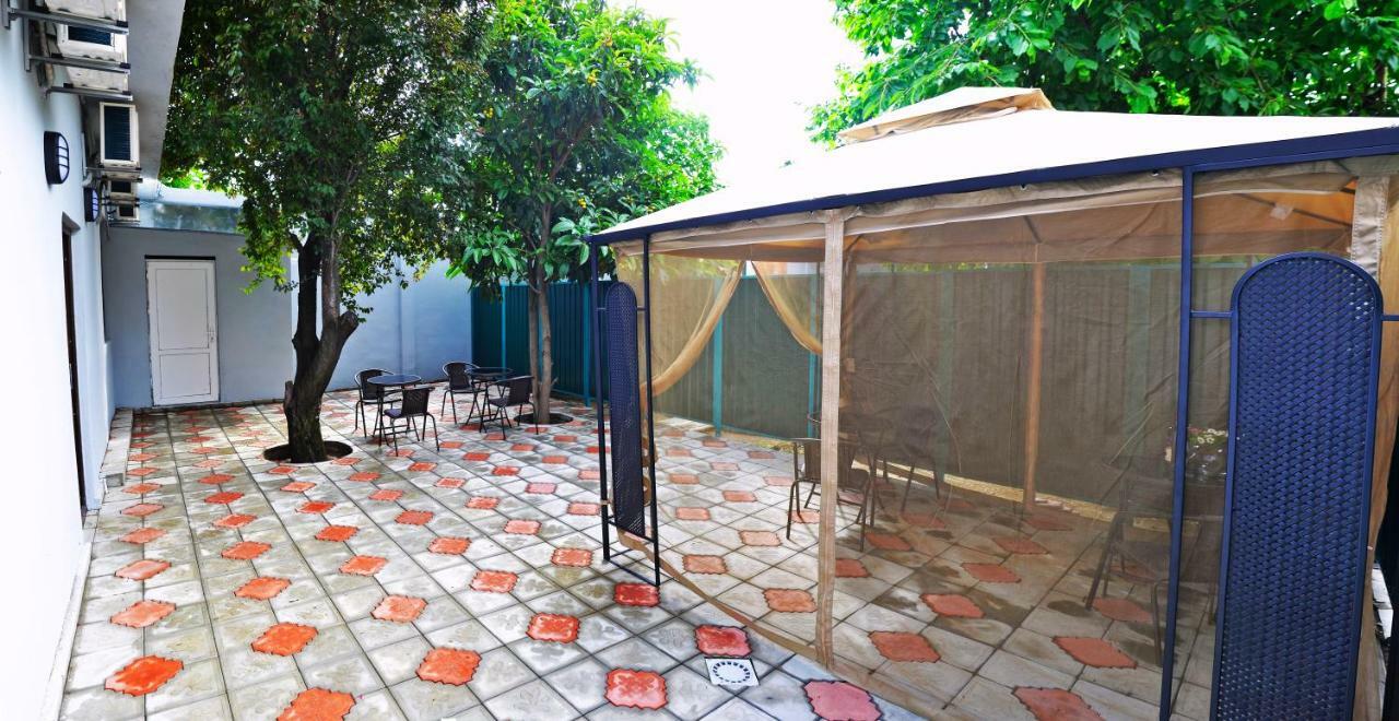 Hotel Garden Tbilisi Ngoại thất bức ảnh