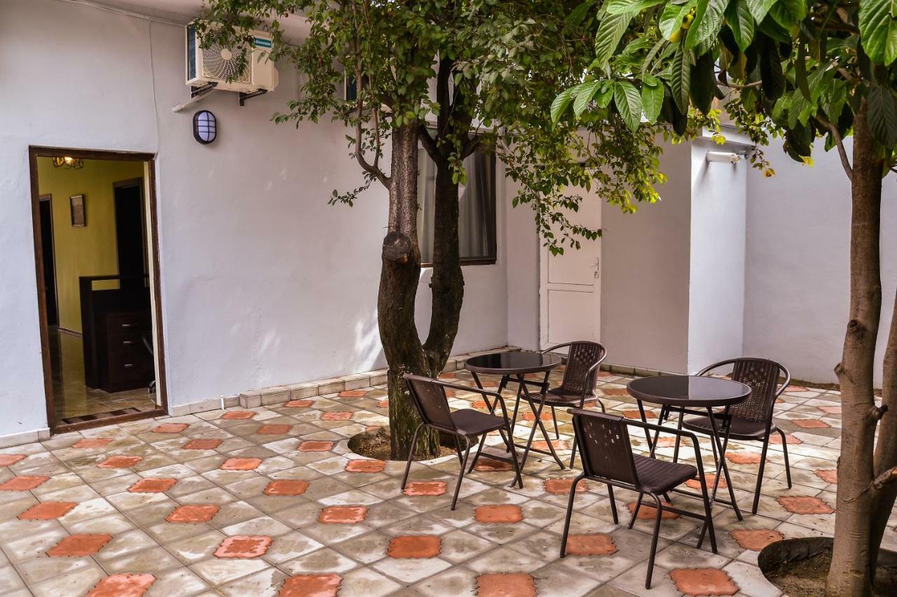 Hotel Garden Tbilisi Ngoại thất bức ảnh