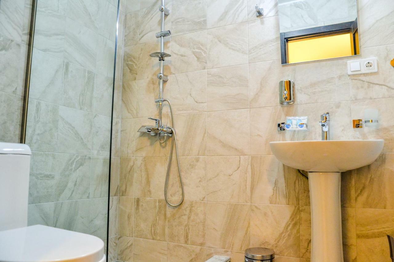 Hotel Garden Tbilisi Ngoại thất bức ảnh