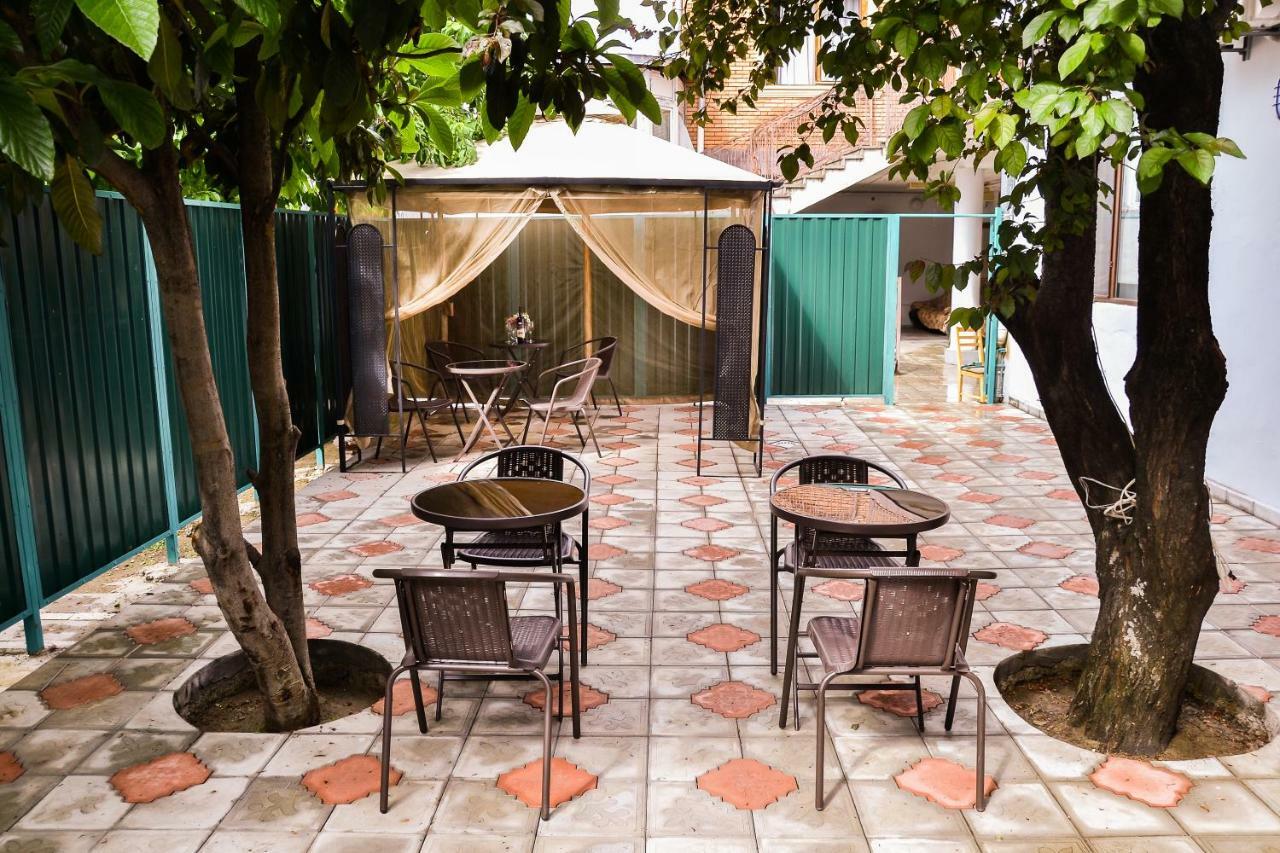 Hotel Garden Tbilisi Ngoại thất bức ảnh