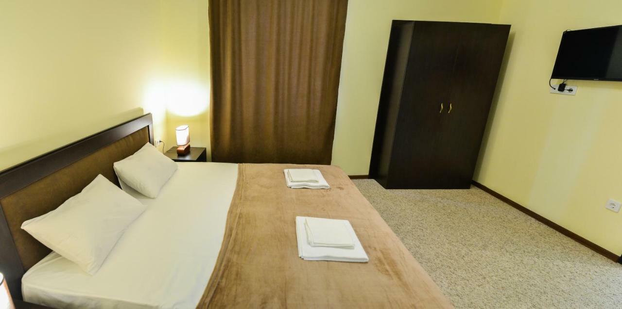 Hotel Garden Tbilisi Ngoại thất bức ảnh